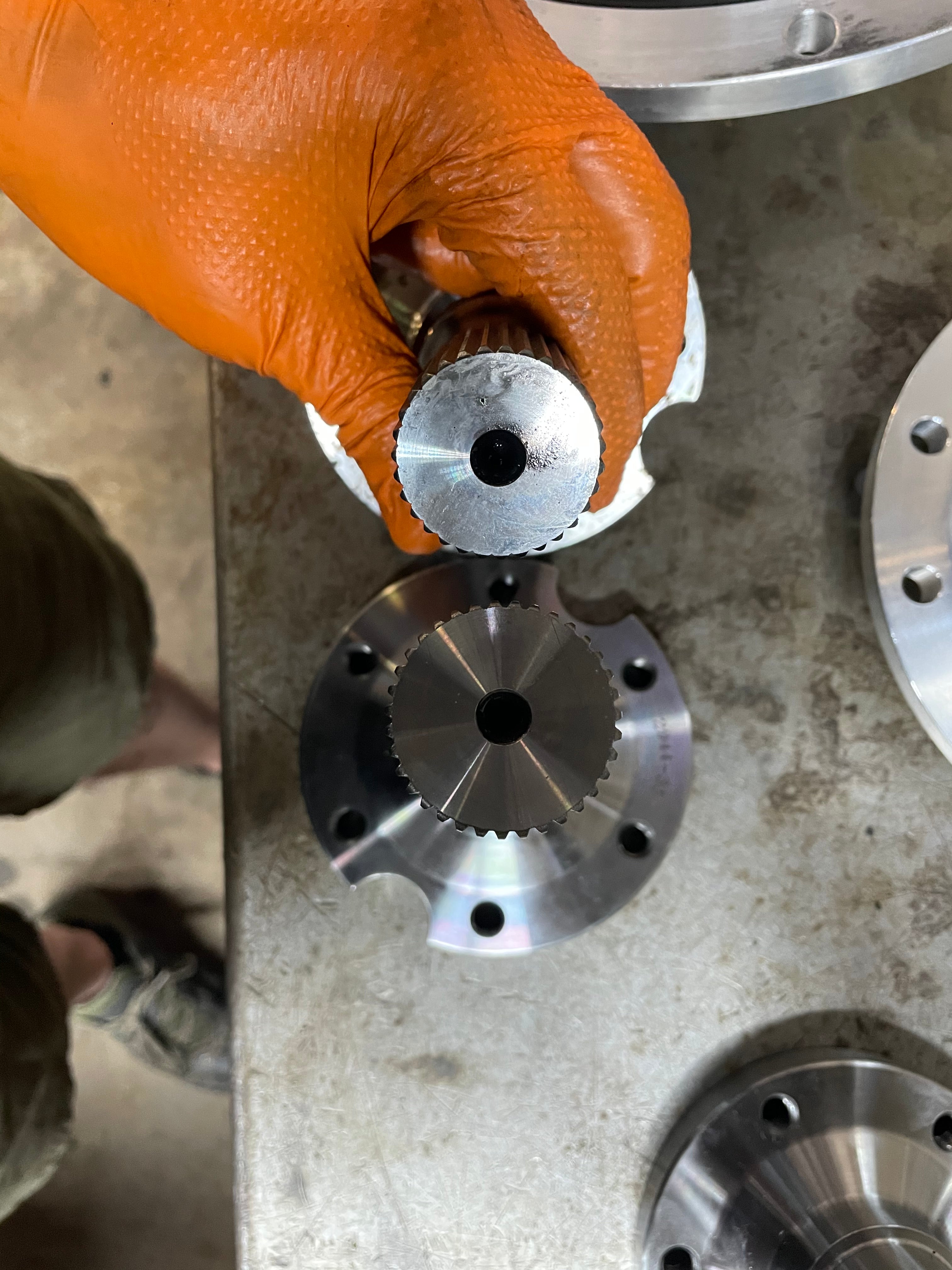 31 Spline on top, 35 Spline on bottom