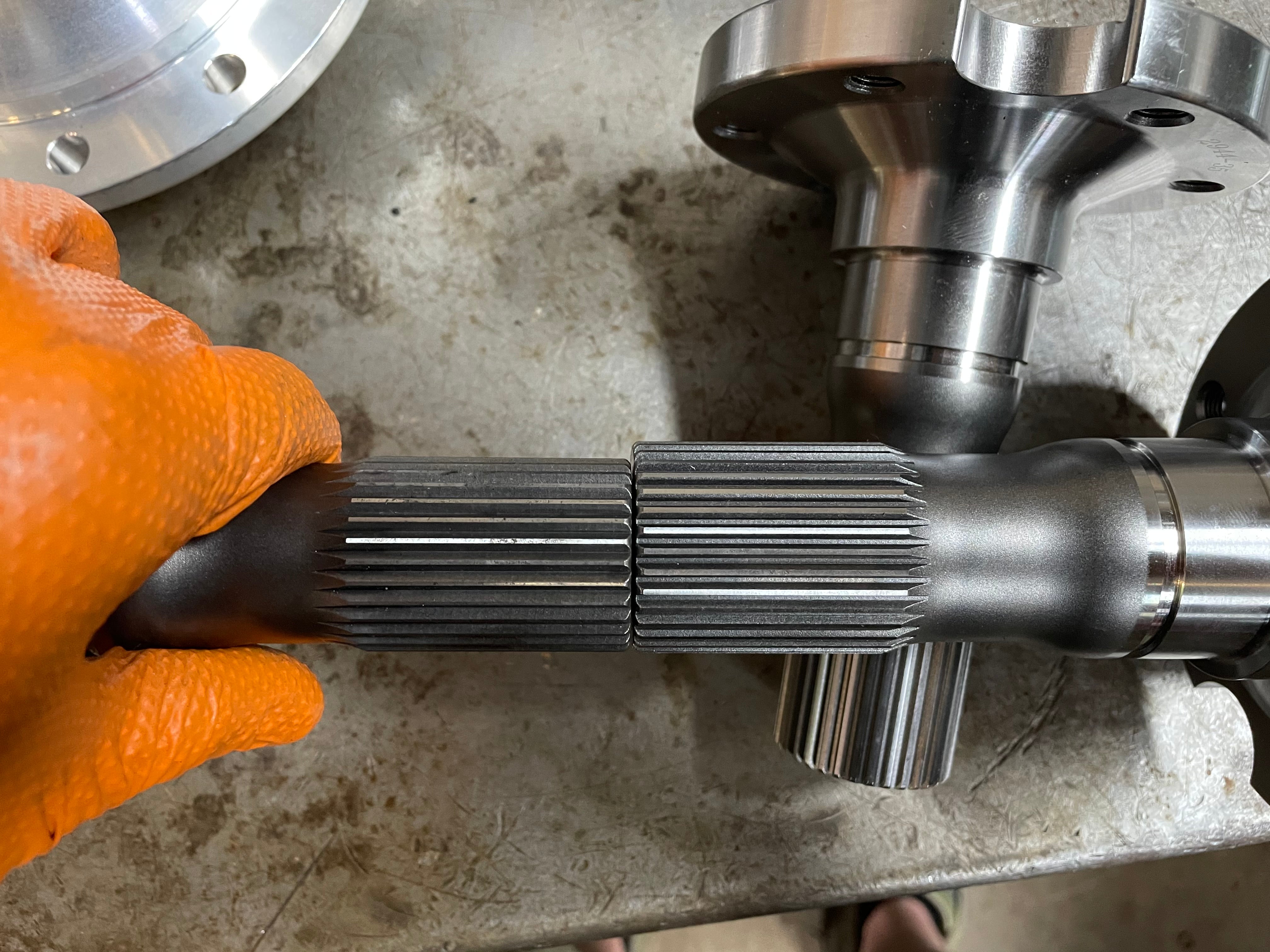 31 Spline on left, 35 Spline on right