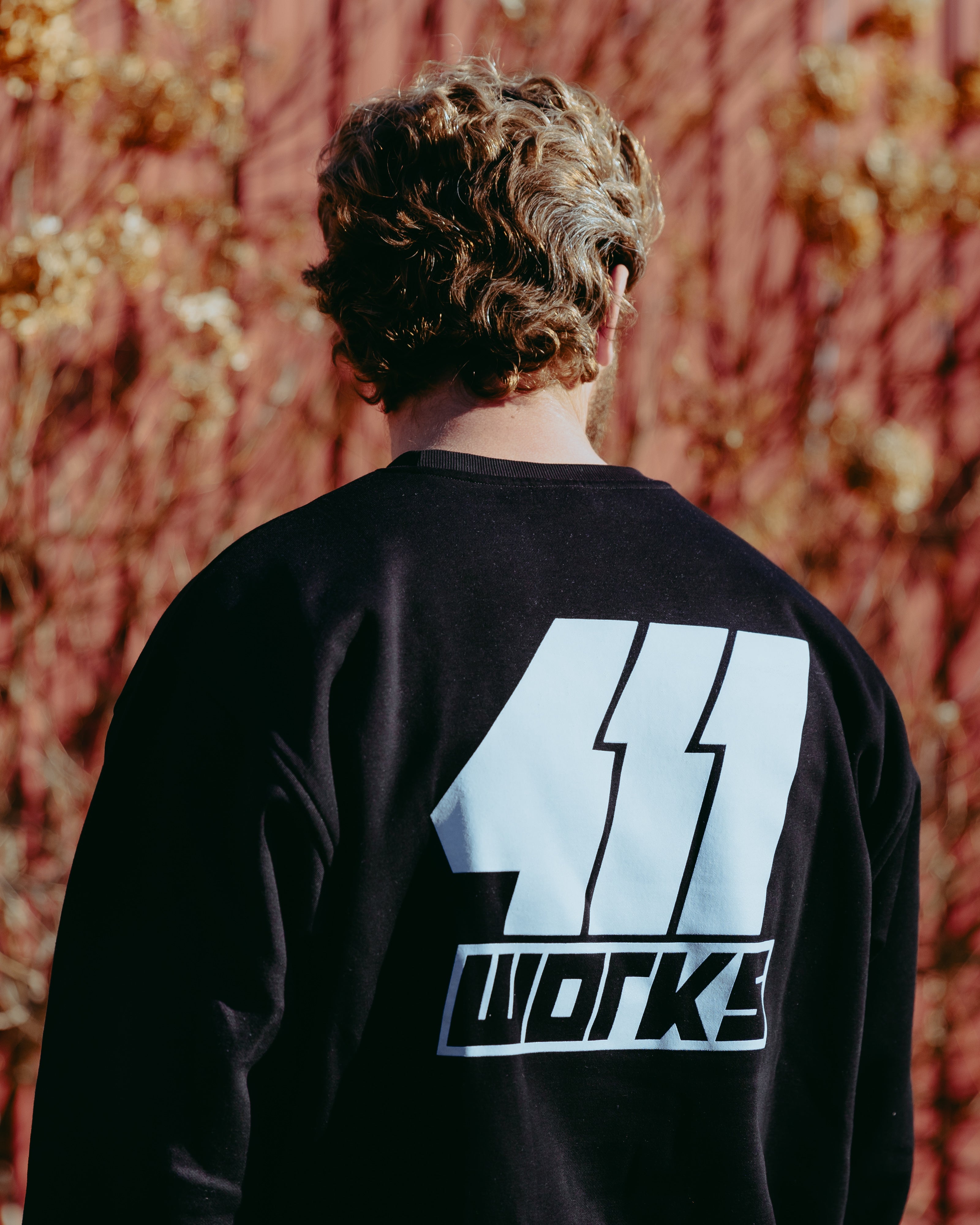 411 WORKS Crewneck
