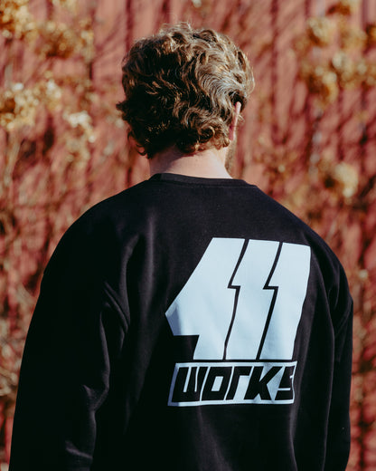 411 WORKS Crewneck